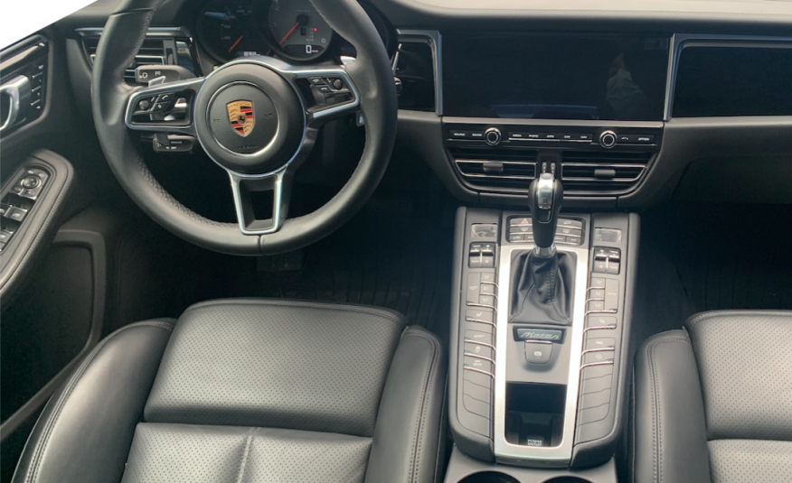 PORSCHE